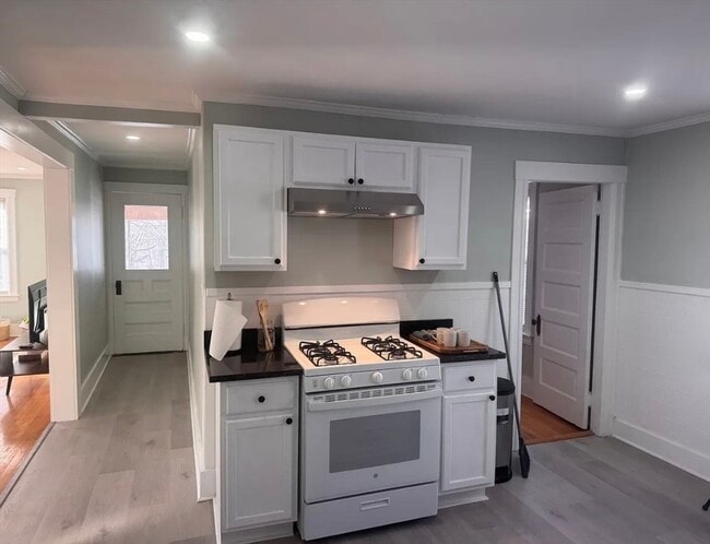 Building Photo - 18 Emerald Ave