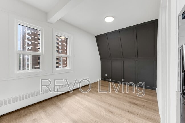 Building Photo - 62 Triller Ave
