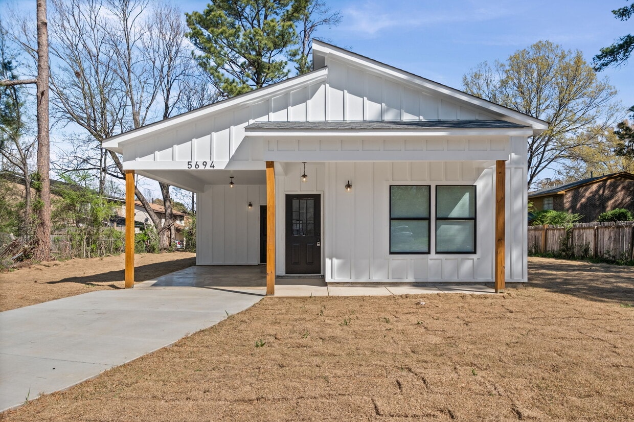 Photo - 5694 MYERS RD