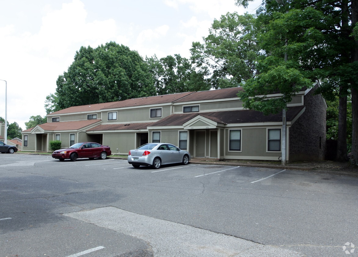 The Glen Townhomes Apartments in Memphis, TN