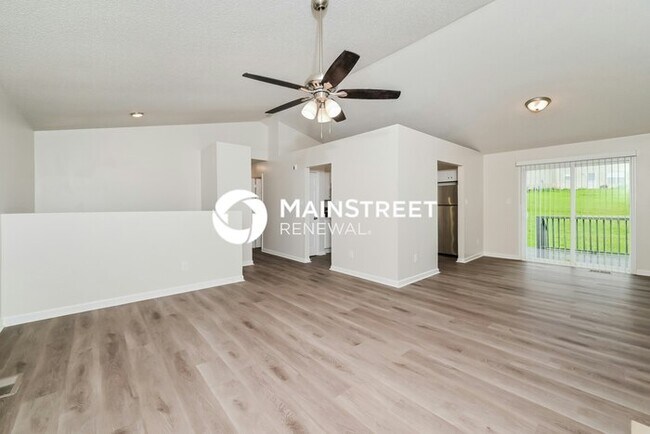 Building Photo - 3 Bedroom Pet-Friendly Home in KNOXVILLE, TN with Main Street Renewal