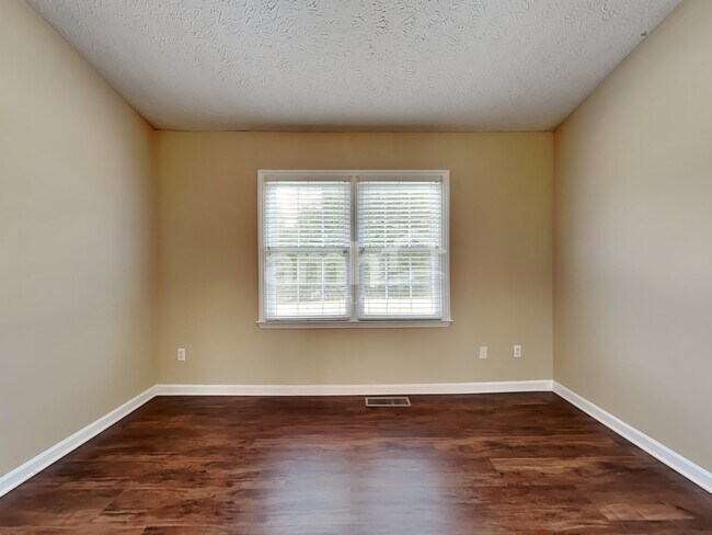 Foto del edificio - 541 Clyde Dr