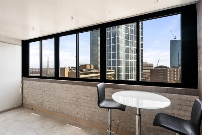 Foto del edificio - 6 Whittier Pl