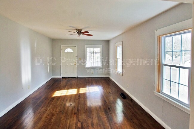 Building Photo - 1257 Lorenzo Dr SW