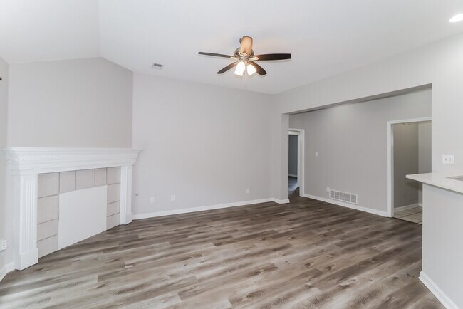 Building Photo - 9355 Helmsley Dr