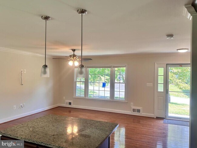 Foto del edificio - 11912 Clover Knoll Rd