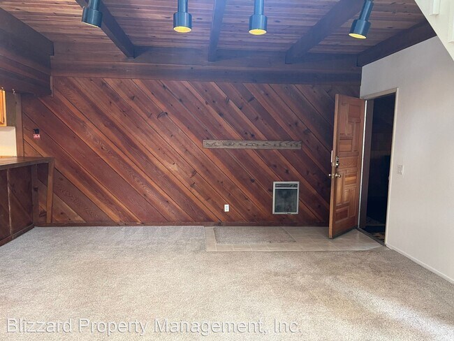 Building Photo - 2 br, 1 bath House - 449 Sierra Manor Rd U...