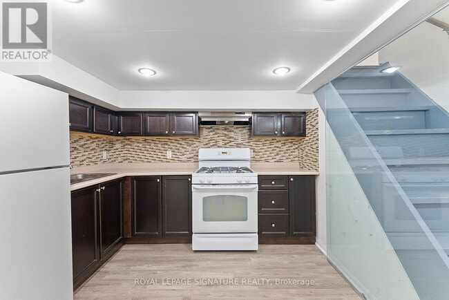 Photo du bâtiment - 233 Greenwood Ave