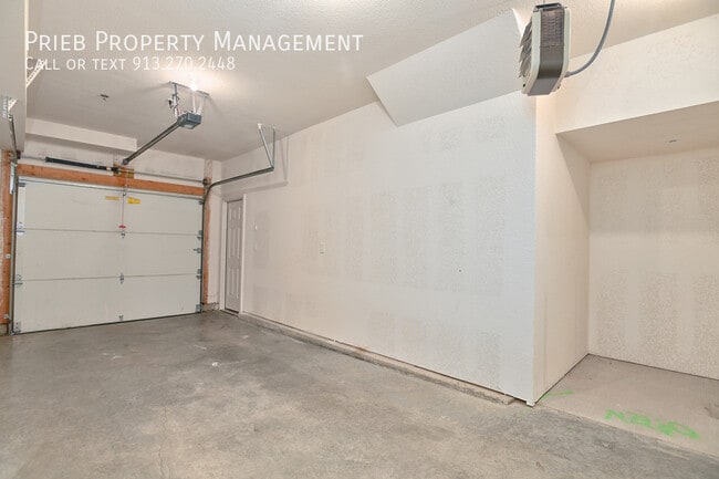 Building Photo - 12321 S Chelsea St