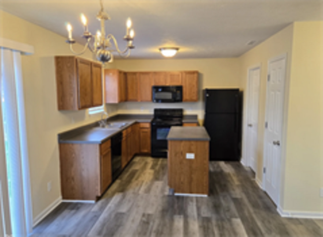 Building Photo - 8384 Bluestem Ln