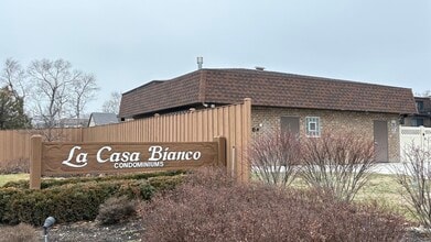 Building Photo - 9821 Bianco Terrace