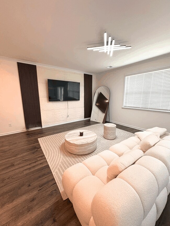 Foto del edificio - 280 Silvermoon Dr