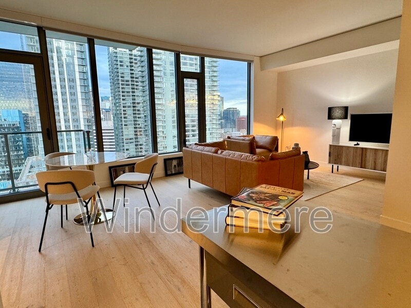 Foto principal - 2510 6th Ave