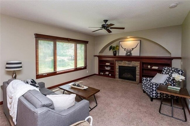 Building Photo - 8700 Wooded Point Dr