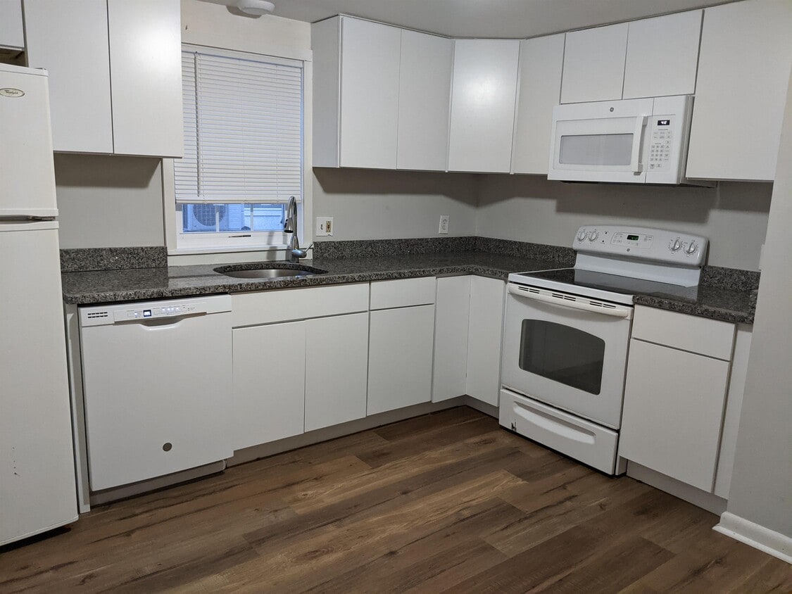 Foto principal - 64 Center St