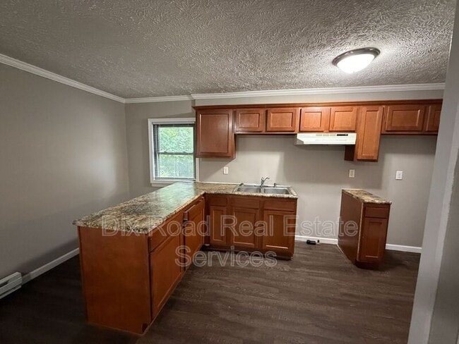Building Photo - 1121 Kunz Ave