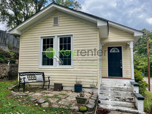 Building Photo - 904 Boylston St