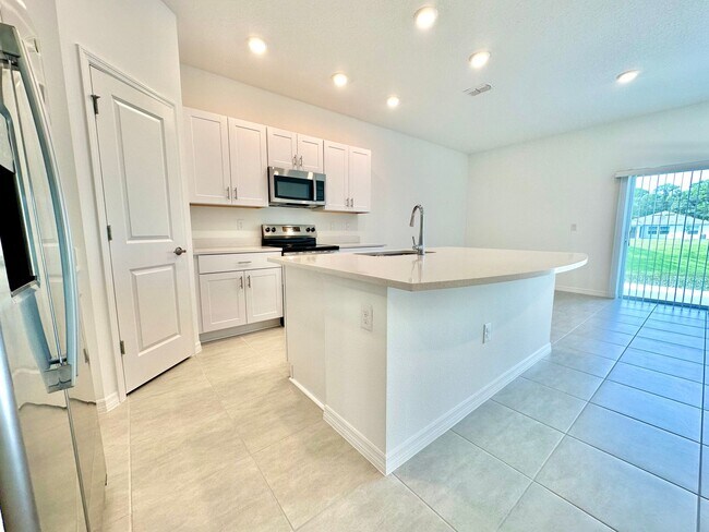 Building Photo - Stylish 3Bedrooms 2.5Bath townhome-living ...
