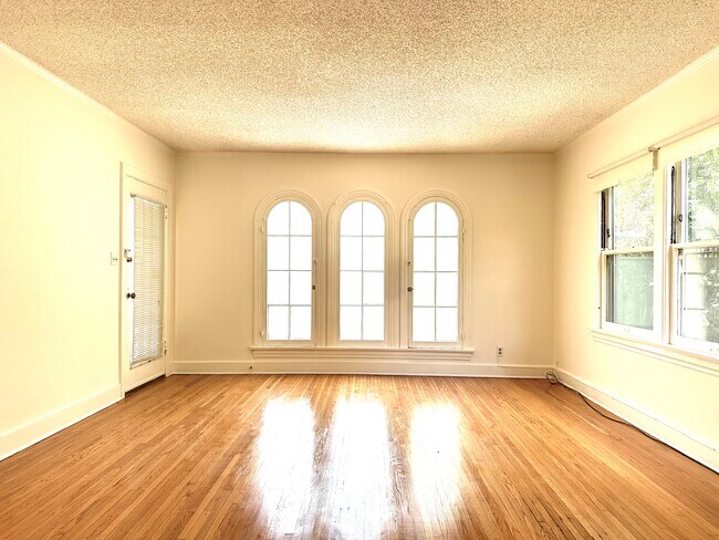 Foto del edificio - 1138 N Gardner St