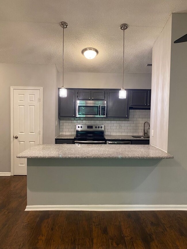 Building Photo - 1320 Park Glen Drive #304