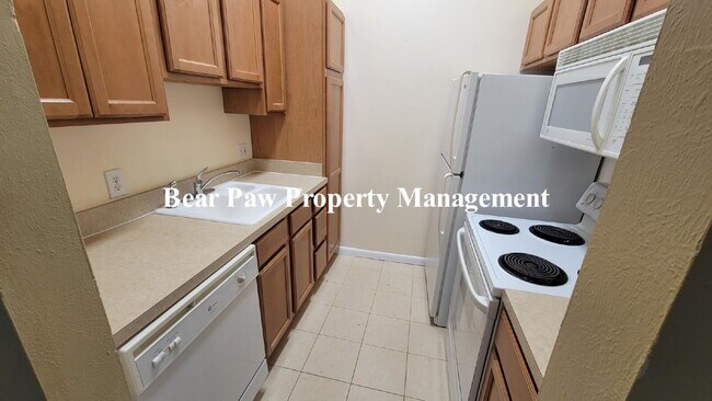 Foto del edificio - "Charming 2-Bed Condo with Cozy Fireplace in Scenic Evergreen!"