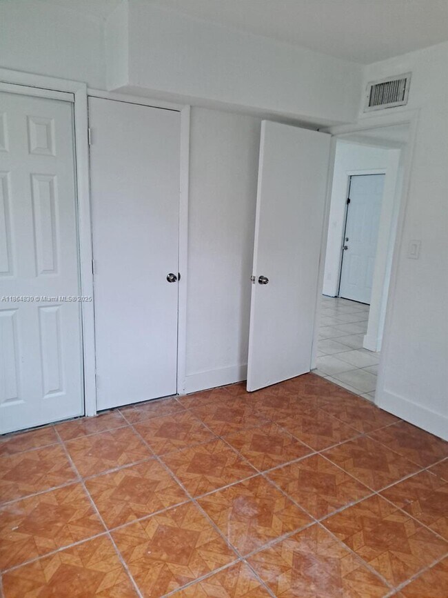Foto del edificio - 6416 SW 19th St