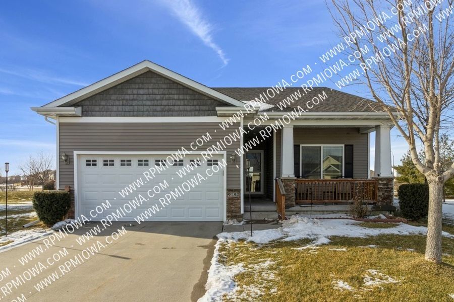 EXECUTIVE RANCH! 3 Bedroom and 2 Bathroom... - EXECUTIVE RANCH!  3 Bedroom and 2 Bathroom...