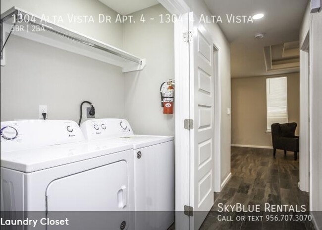 Building Photo - 1304 Alta Vista Dr