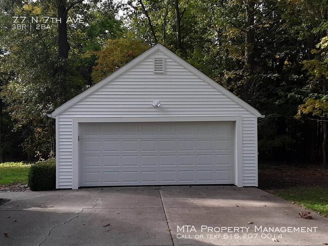Building Photo - Beautiful 3 Bedroom Fruitport Home