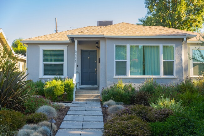 Building Photo - 6411 Hesperia Ave