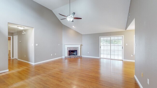 Foto del edificio - 3 Bedroom 2 Bathroom Home - Hope Creek Subdivision - Richmond Hill