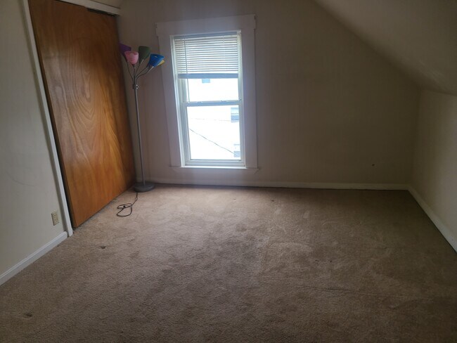 Bedroom 2 - 16 Harvard St
