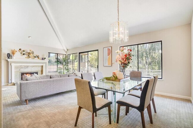 Foto del edificio - 3056 Lakemont Dr