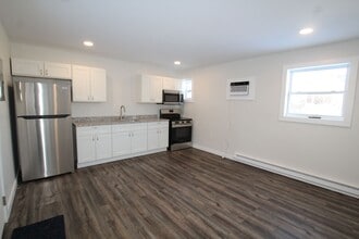 Building Photo - 14311 Rte 9W