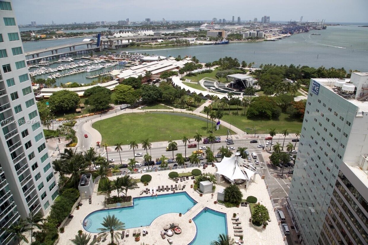 Foto principal - 253 NE 2nd St