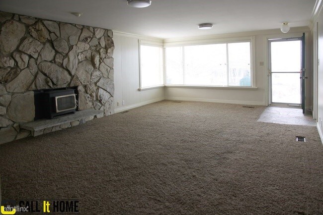 Building Photo - 3 br, 2 bath Duplex - 2263 Scenic Dr