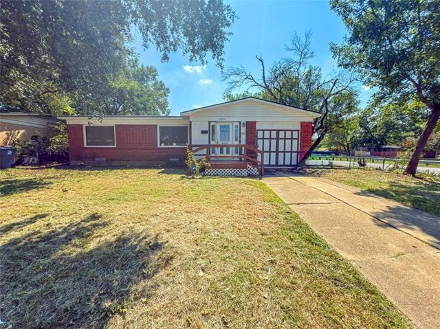 Building Photo - 10804 Dunaway Dr