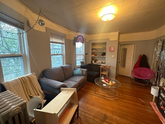 Building Photo - 69 Conwell Ave