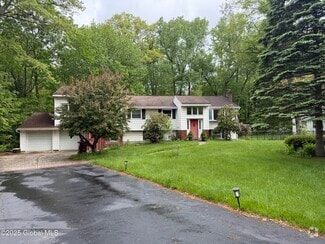 Building Photo - 1565 Crescent Rd