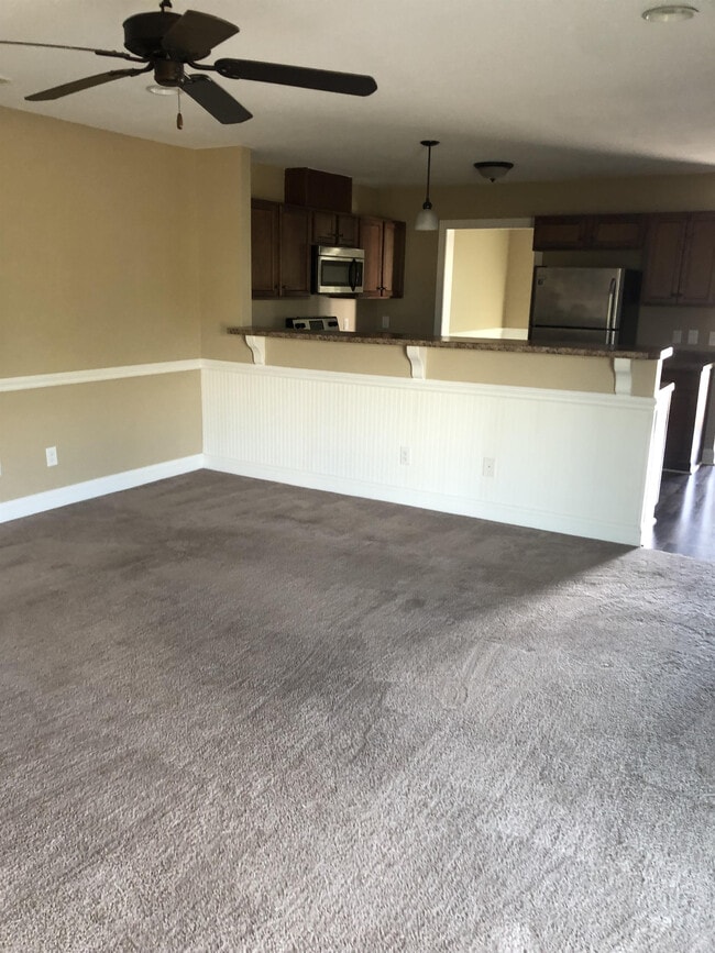 Building Photo - 2205 Chavis Dr