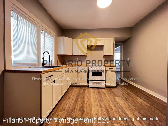 Building Photo - 3 br, 2 bath House - 3315 E Vermont