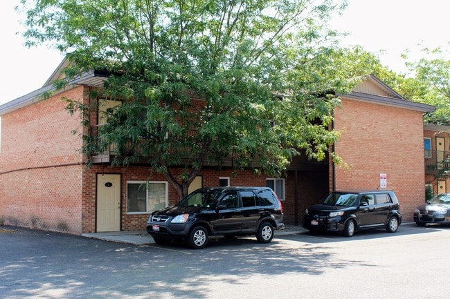 Building Photo - Willowbrook Apartments