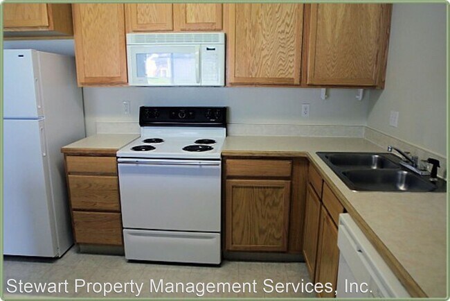 Building Photo - 5521 Glenridge Way