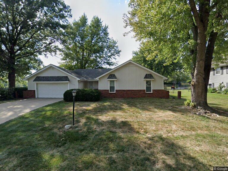 Primary Photo - 402 Woodcrest Dr