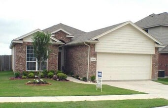 Building Photo - 1004 Fort Apache Dr