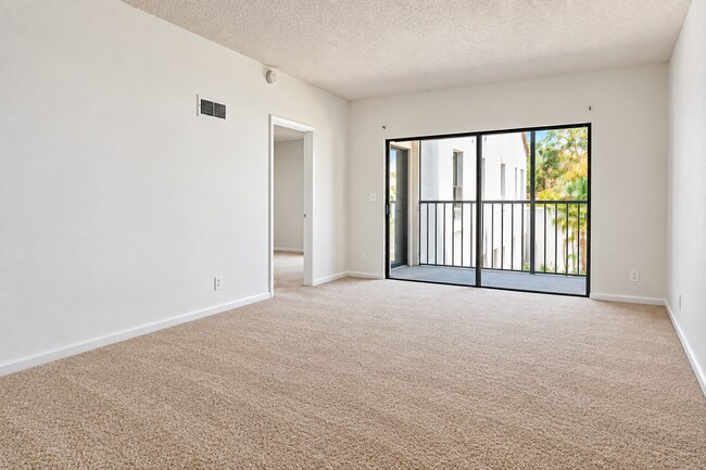 Building Photo - 2650 Greenwood Ter