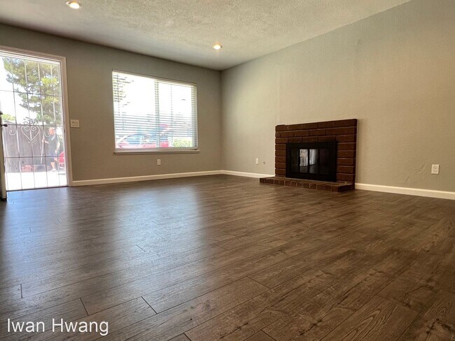 Building Photo - 4 br, 2 bath House - 8622 Oak Drive
