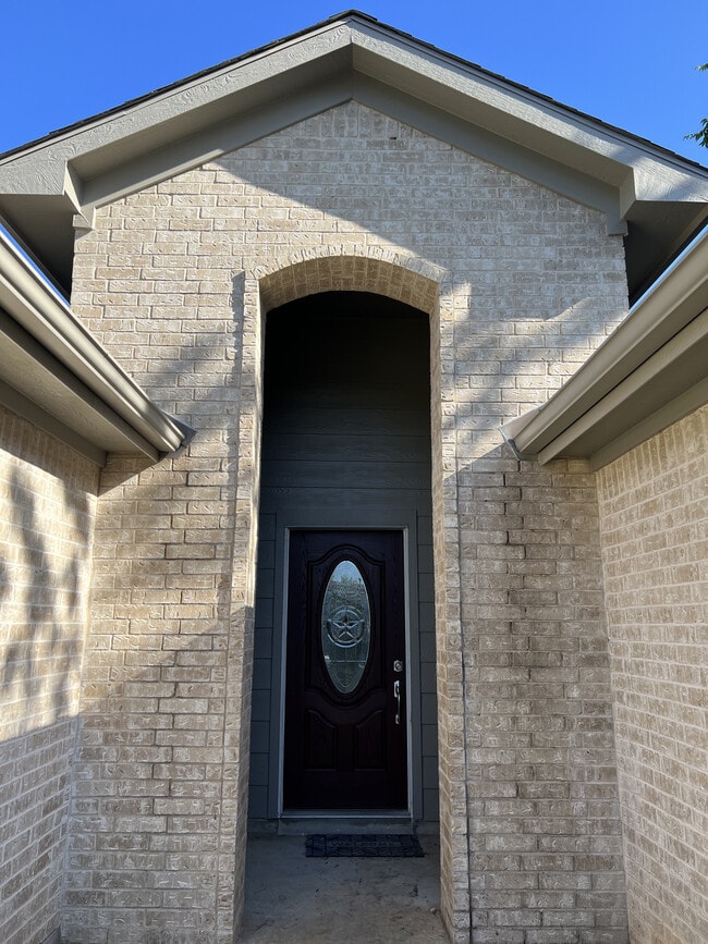 Building Photo - 1510 Primrose Trail
