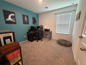 Building Photo - 1135 Juniper Vis Dr