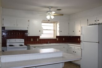 Building Photo - 5111 Leland Dr